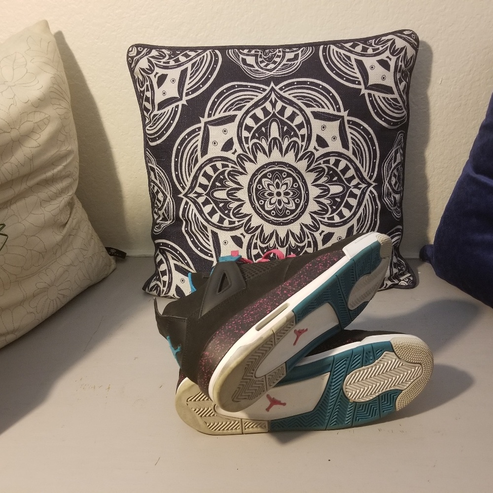 Shoes - Picture 4 of 4